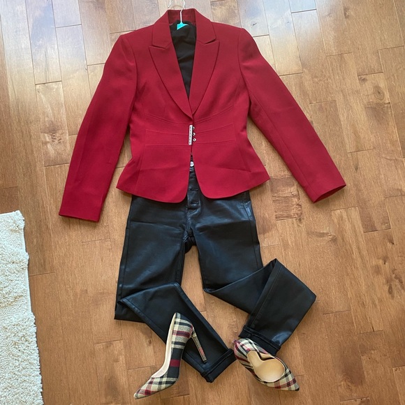 TAHARI Arthur S. Levine petite red blazer sz 2 - Picture 1 of 6
